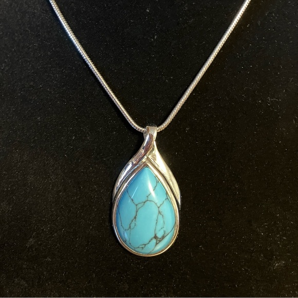 Lia Sophia Jewelry - 🌸Lia Sophia Necklace